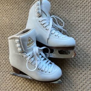 Jackson Mystique Figure Skates Size 1C